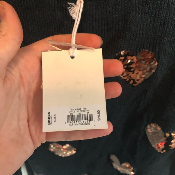 Sweater - Picture 5 of 6